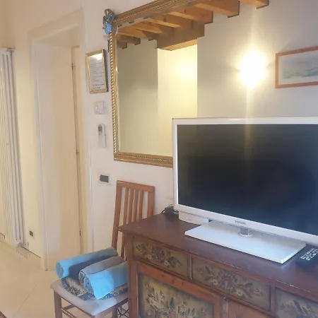 Daire Beatiful Modern Flat Centre With Private Lounge Area Relax Venedik