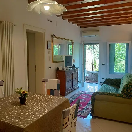 Beatiful Modern Flat Centre With Private Lounge Area Relax Venedik