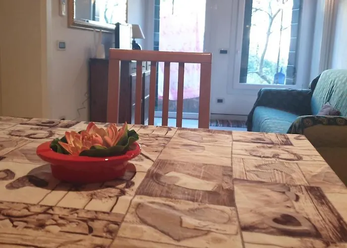 Beatiful Modern Flat Centre With Private Lounge Area Relax Apartman Velence