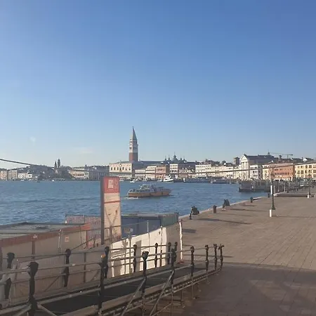 Apartamento Beatiful Modern Flat Centre With Private Lounge Area Relax Venecia