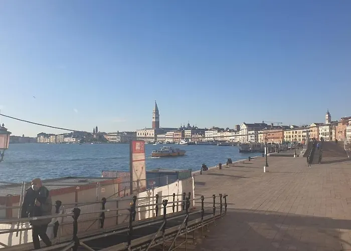 Appartement Beatiful Modern Flat Centre With Private Lounge Area Relax Venise