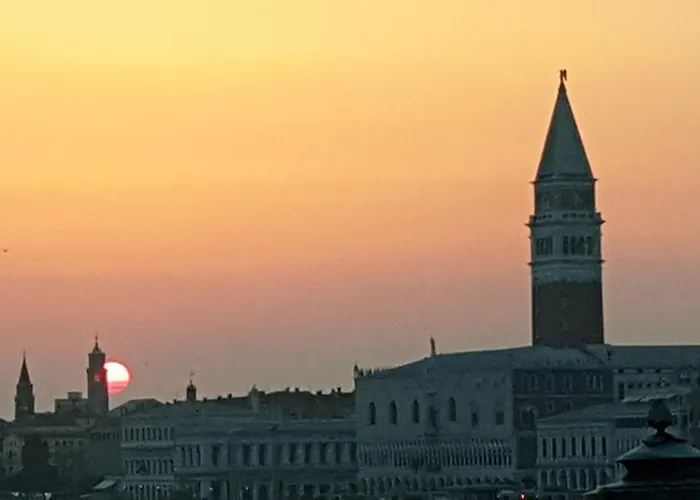 Beatiful Modern Flat Centre With Private Lounge Area Relax * Venise